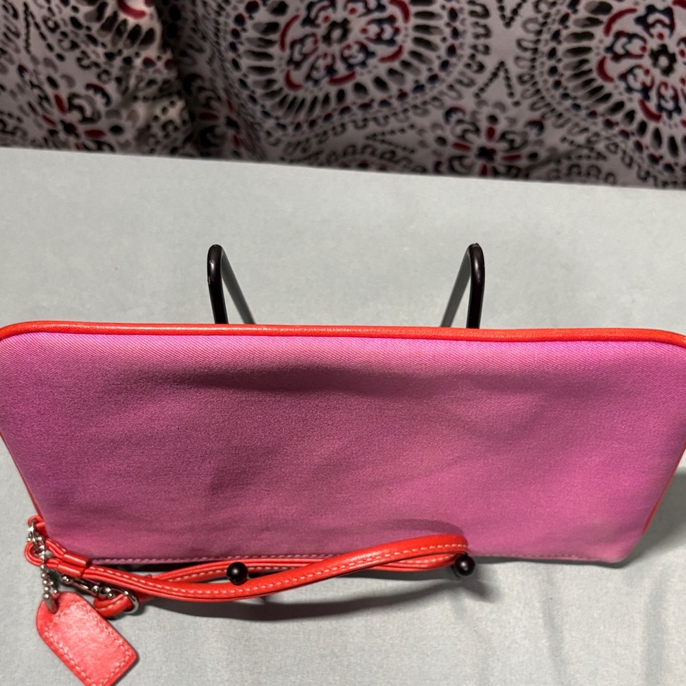 Coach Fab Field Pink Canvas Orange Leather Buckle Pockets Wristlet Vintage GUC - Picture 7 of 10
